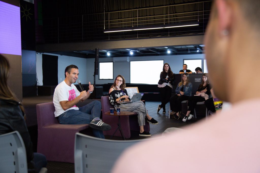 David Vélez, CEO e co-fundador do Nubank, em palestra para os estudantes.