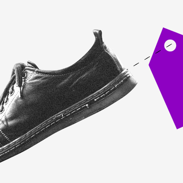 O que é IPI: imagem de um sapato preto com uma etiqueta roxa