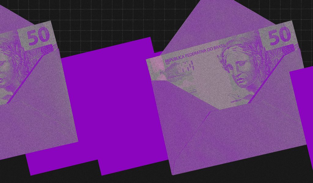 Imagem de envelopes roxos com nota de 50 reais dentro, intercalados por retângulos roxos sobre um fundo preto