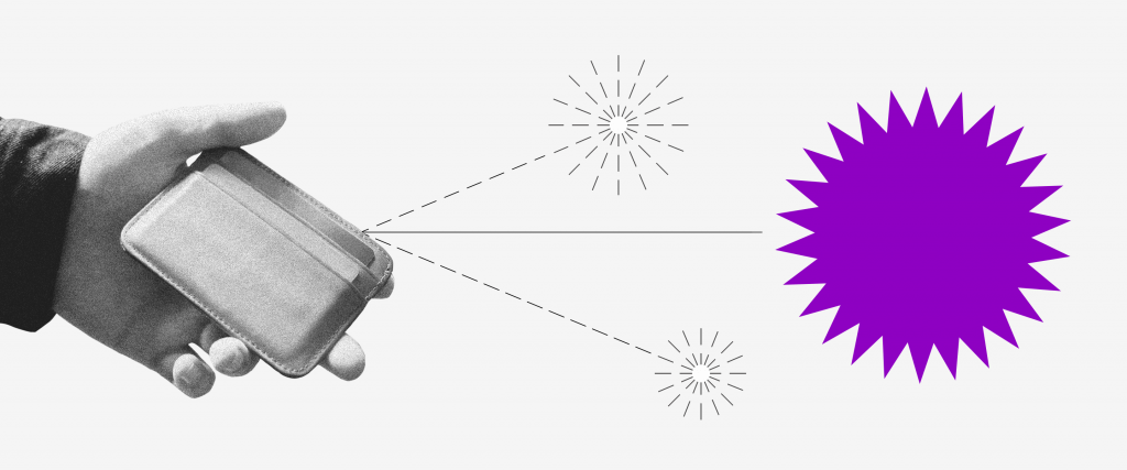 Uma mão segurando uma carteira de onde saem duas setas pontilhadas, cada uma com um pequeno fogo de artifício no fim. Do meio sai uma seta com um fogo de artifício roxo