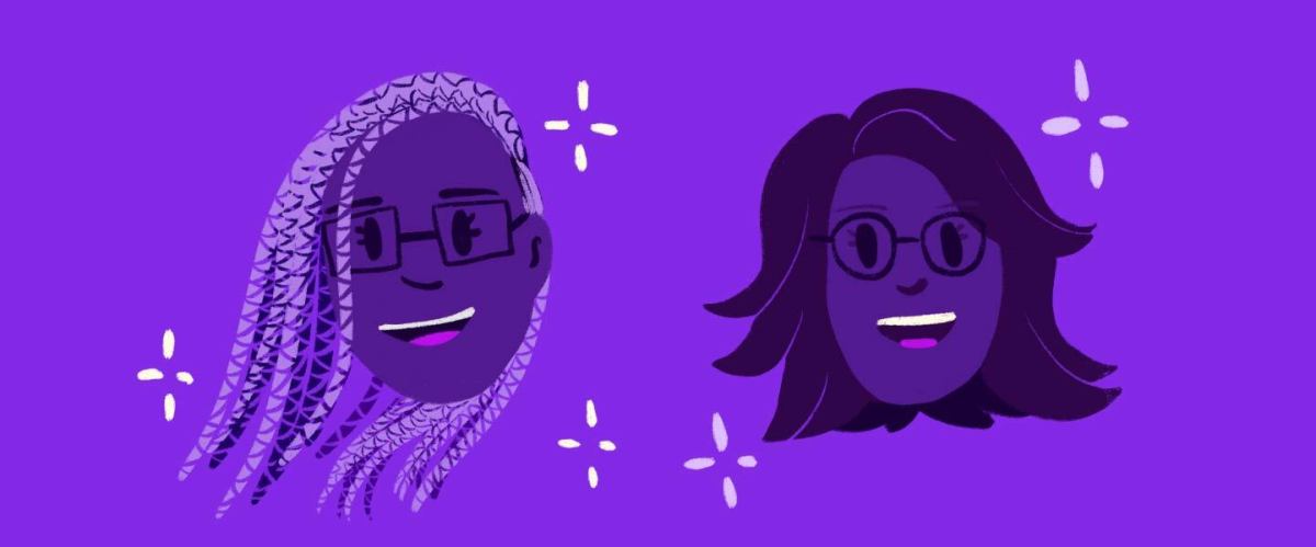 Em uma ilustração sobre fundo roxo aparecem duas figuras femininas. A da esquerda mais jovem, de óculos e tranças, a da direita com os cabelos curtos e óculos, ambas sorrindo.