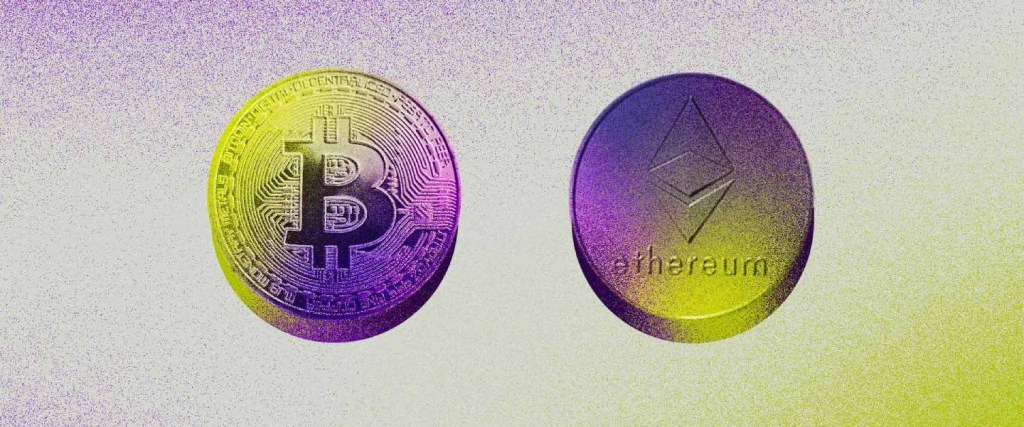Ilustração mostra uma moeda de bitcoin e outra de ether lado a lado.