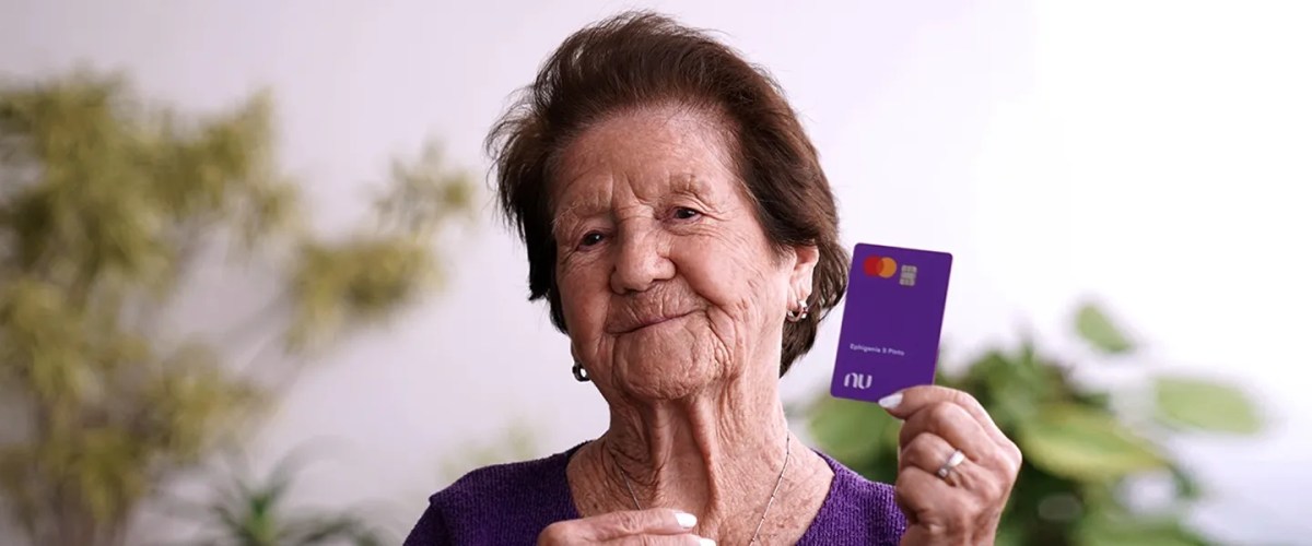 Vovó das finanças: conheça Dona Ephigênia, de 94 anos, uma das clientes mais idosas do Nubank