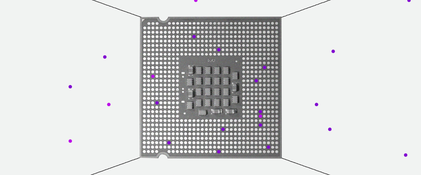 Ilustração com fundo branco e bolinhas em tons de roxo e rosa espalhadas pela tela. Quatro linhas pretas cortam a imagem na diagonal, com uma peça em cinza ao centro, no formato de quadrado, com teclas e texturas.