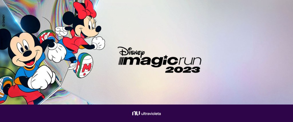Imagem mostra o Mickey e a Minnie correndo.